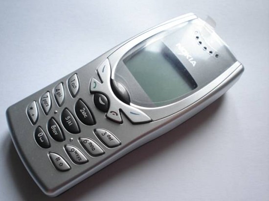 cellphone-nokia-8250-(2001).jpg